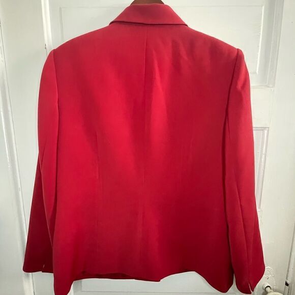 Le Suit Petite Red Blazer w/ Black Oval Buttons - Picture 7 of 12